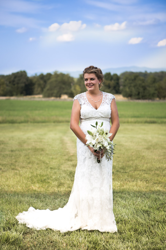 harrisonburg wedding photographer robbie and peggy married the columns at six penny farm-14