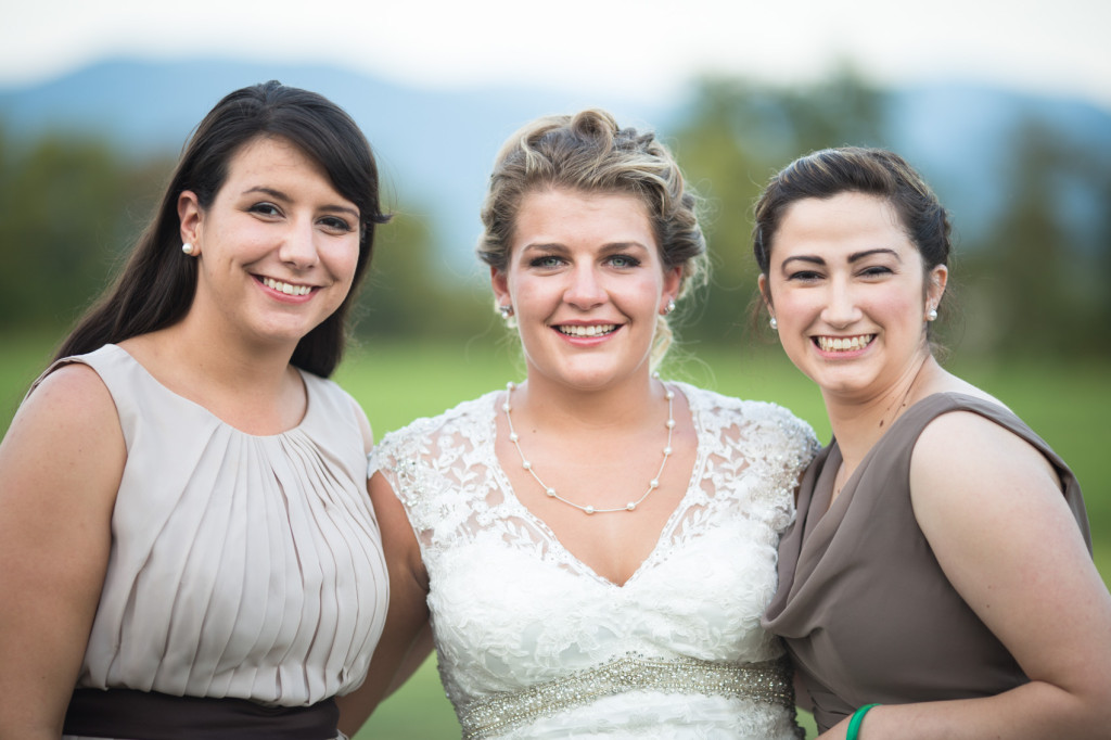 harrisonburg wedding photographer robbie and peggy married the columns at six penny farm-22